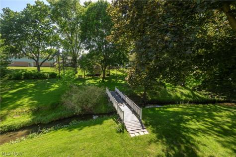 1300 Hyacinth Drive NE North Canton OH 44720