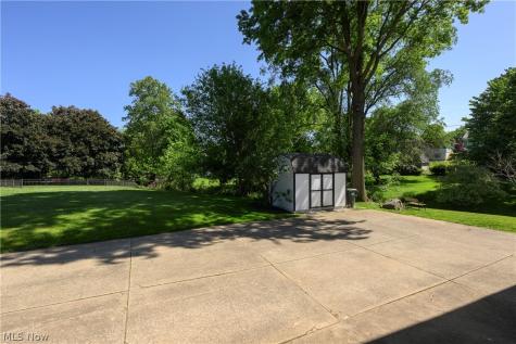 1300 Hyacinth Drive NE North Canton OH 44720