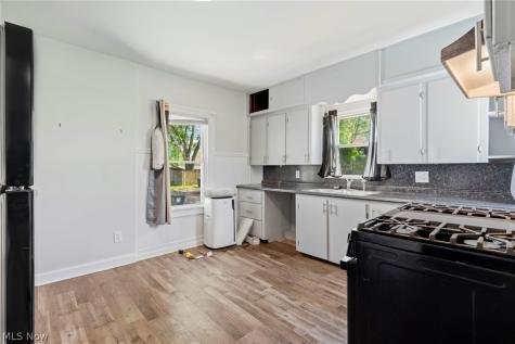 1646 Royal Avenue NE Canton OH 44705