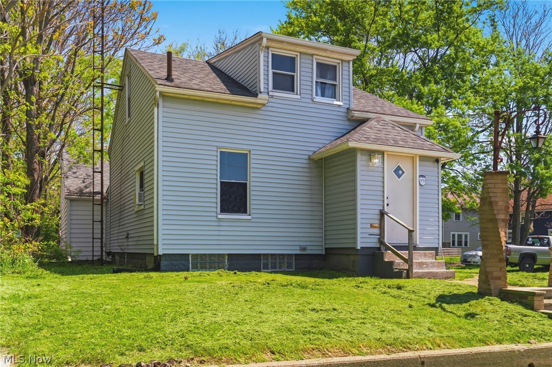 1646 Royal Avenue NE Canton OH 44705