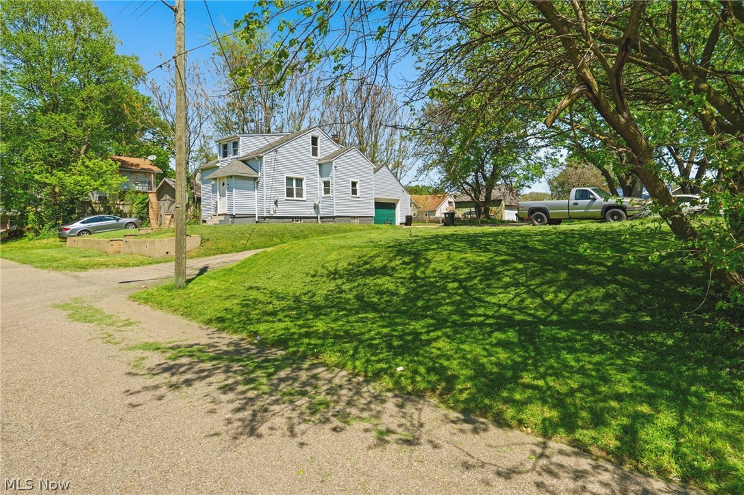 1646 Royal Avenue NE Canton OH 44705