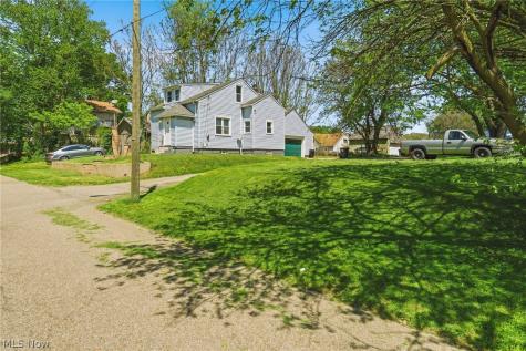 1646 Royal Avenue NE Canton OH 44705