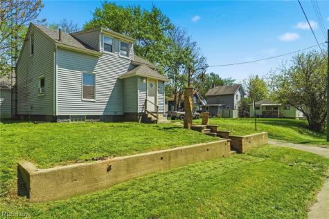 1646 Royal Avenue NE Canton OH 44705