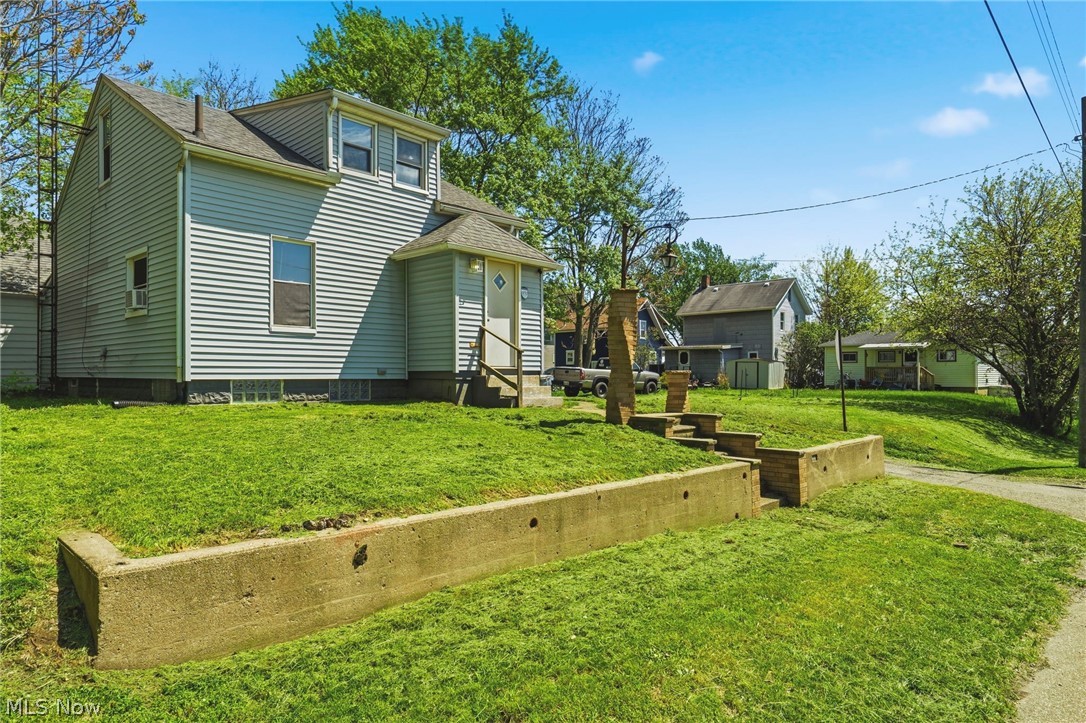1646 Royal Avenue NE Canton OH 44705