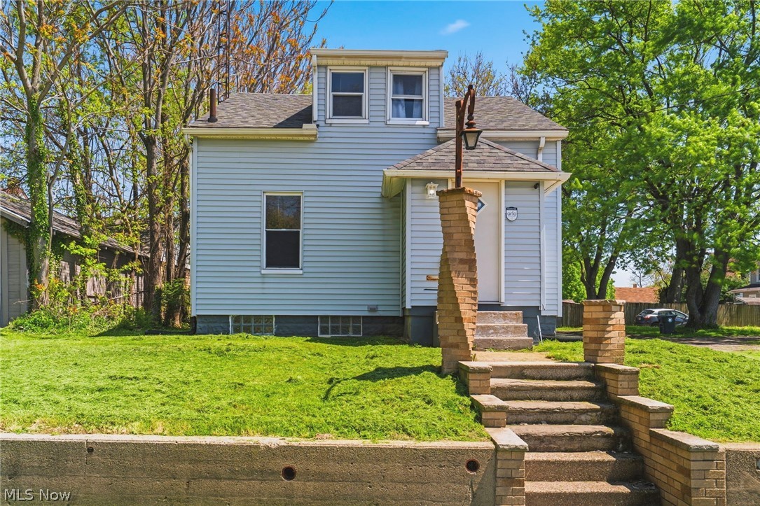 1646 Royal Avenue NE Canton OH 44705