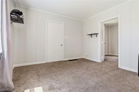 1646 Royal Avenue NE Canton OH 44705