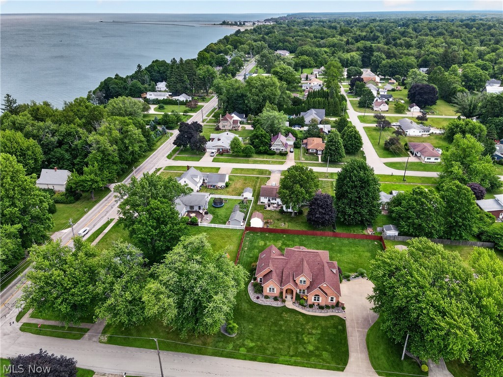 12 Lake Breeze Drive Conneaut OH 44030