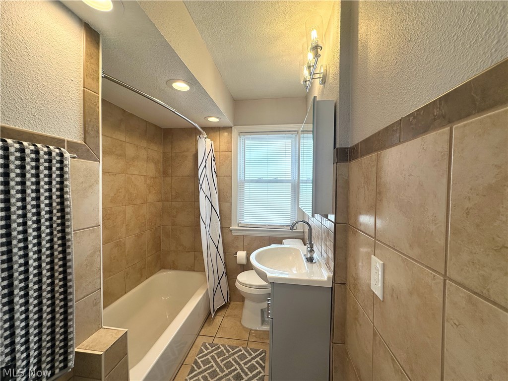 5341 Hollywood Avenue Maple Heights OH 44137