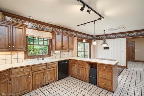 853 Robinwood Hills Drive Bath OH 44333
