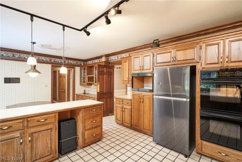 853 Robinwood Hills Drive Bath OH 44333