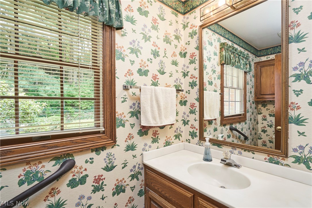 853 Robinwood Hills Drive Bath OH 44333