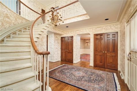 853 Robinwood Hills Drive Bath OH 44333