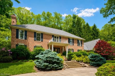 853 Robinwood Hills Drive Bath OH 44333
