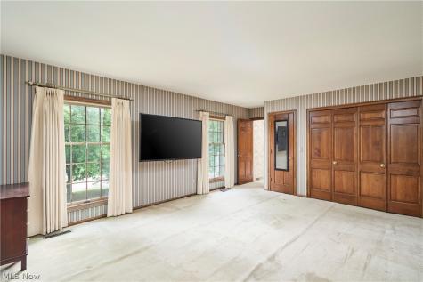853 Robinwood Hills Drive Bath OH 44333