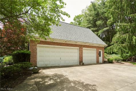 853 Robinwood Hills Drive Bath OH 44333