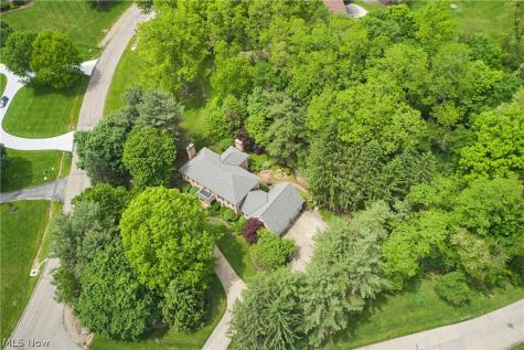 853 Robinwood Hills Drive Bath OH 44333