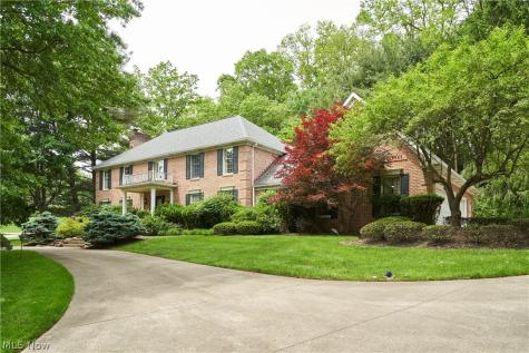 853 Robinwood Hills Drive Bath OH 44333