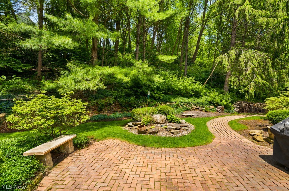 853 Robinwood Hills Drive Bath OH 44333