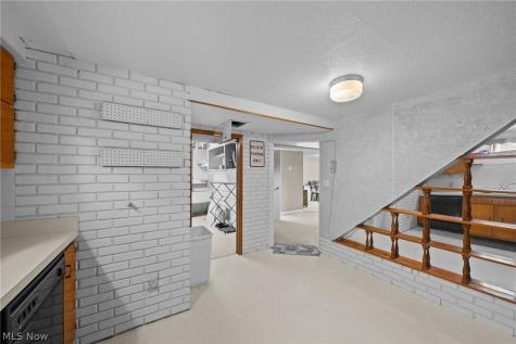 616 Plainfield Road Akron OH 44312