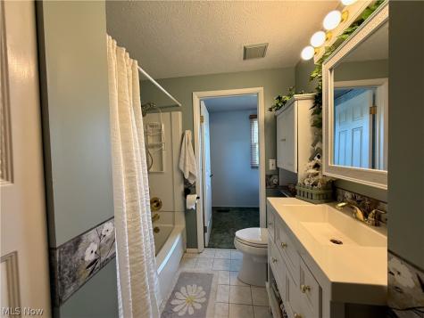 9625 Brayes Manor Drive Mentor OH 44060