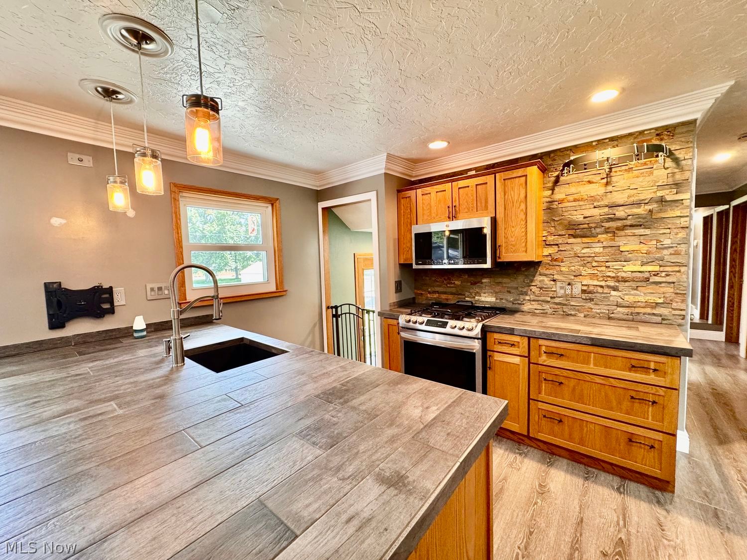 495 Cherry Lane Seven Hills OH 44131