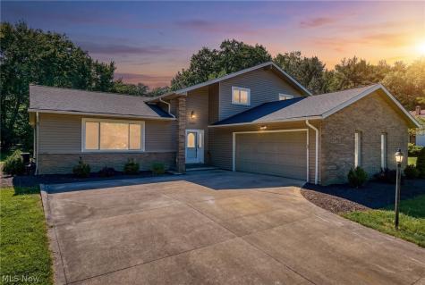 6704 Cheryl Ann Drive Seven Hills OH 44131