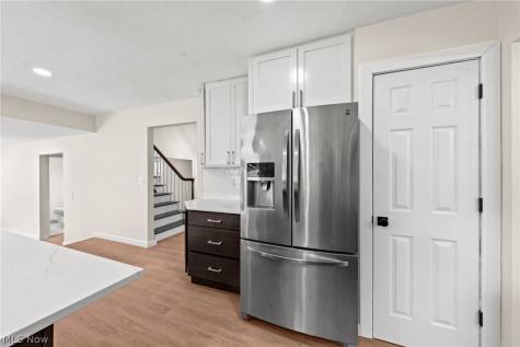 6704 Cheryl Ann Drive Seven Hills OH 44131