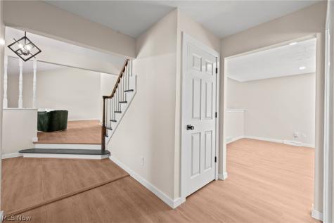 6704 Cheryl Ann Drive Seven Hills OH 44131