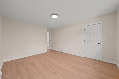 6704 Cheryl Ann Drive Seven Hills OH 44131