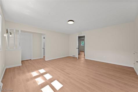 6704 Cheryl Ann Drive Seven Hills OH 44131