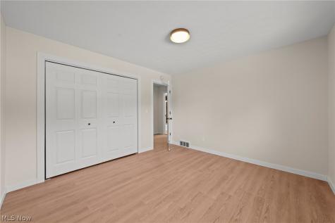 6704 Cheryl Ann Drive Seven Hills OH 44131