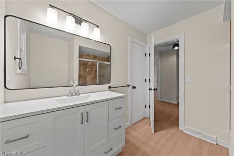 6704 Cheryl Ann Drive Seven Hills OH 44131
