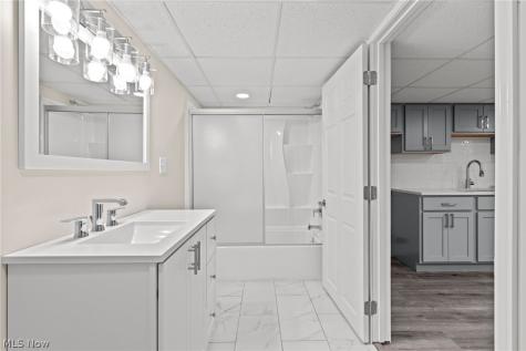 6704 Cheryl Ann Drive Seven Hills OH 44131