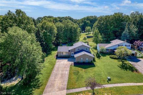 6704 Cheryl Ann Drive Seven Hills OH 44131