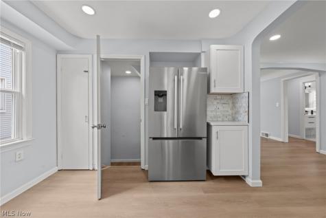 24006 E Silsby Road Beachwood OH 44122