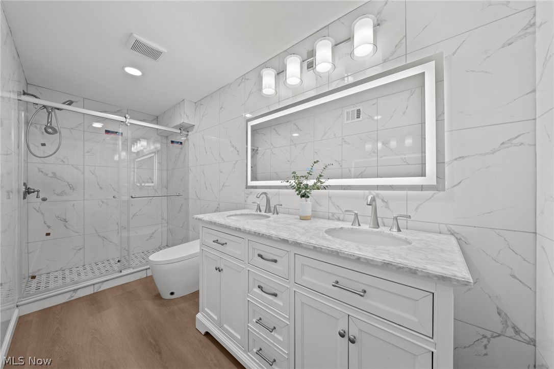 24006 E Silsby Road Beachwood OH 44122