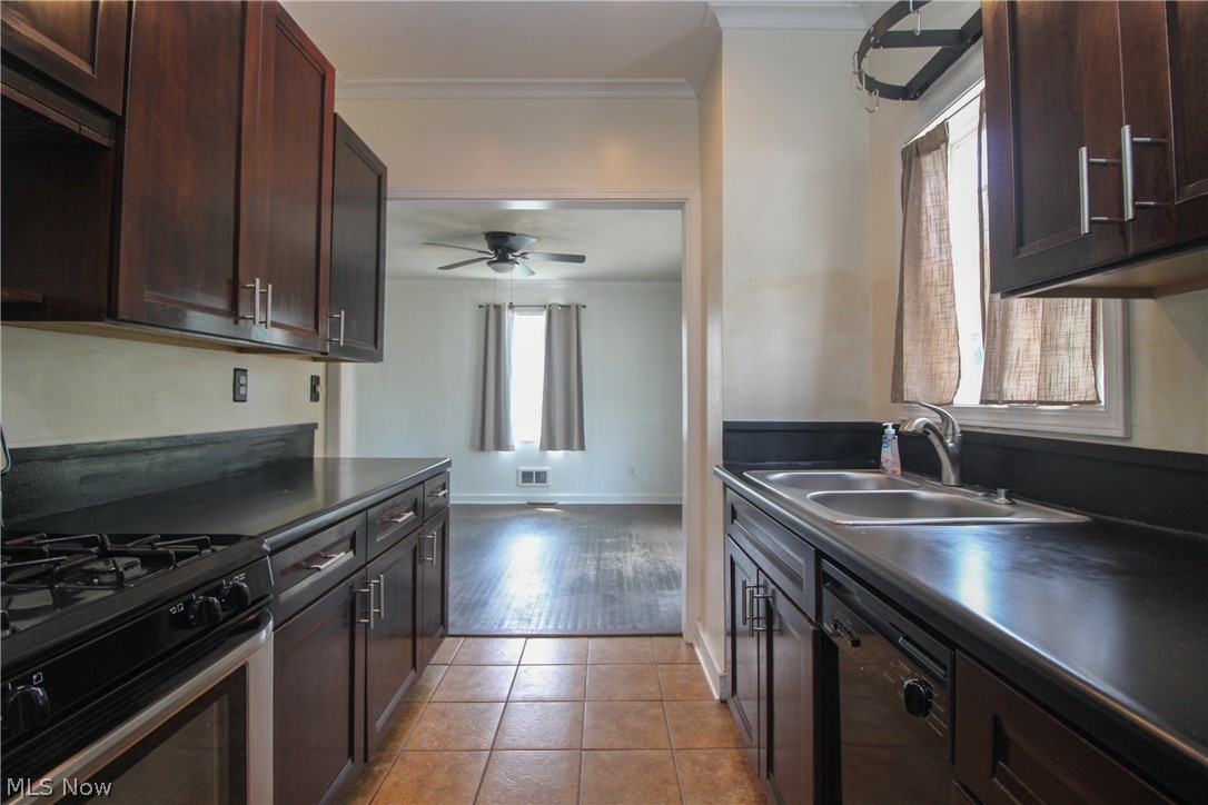 1654 Everett Avenue Poland OH 44514
