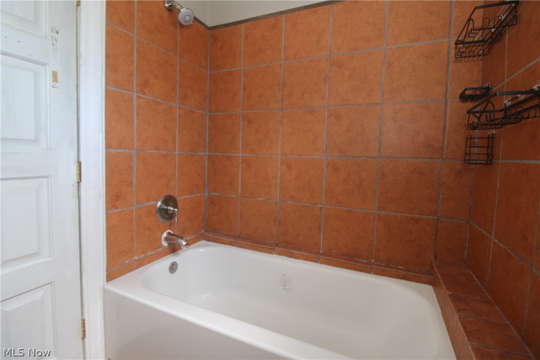 1654 Everett Avenue Poland OH 44514