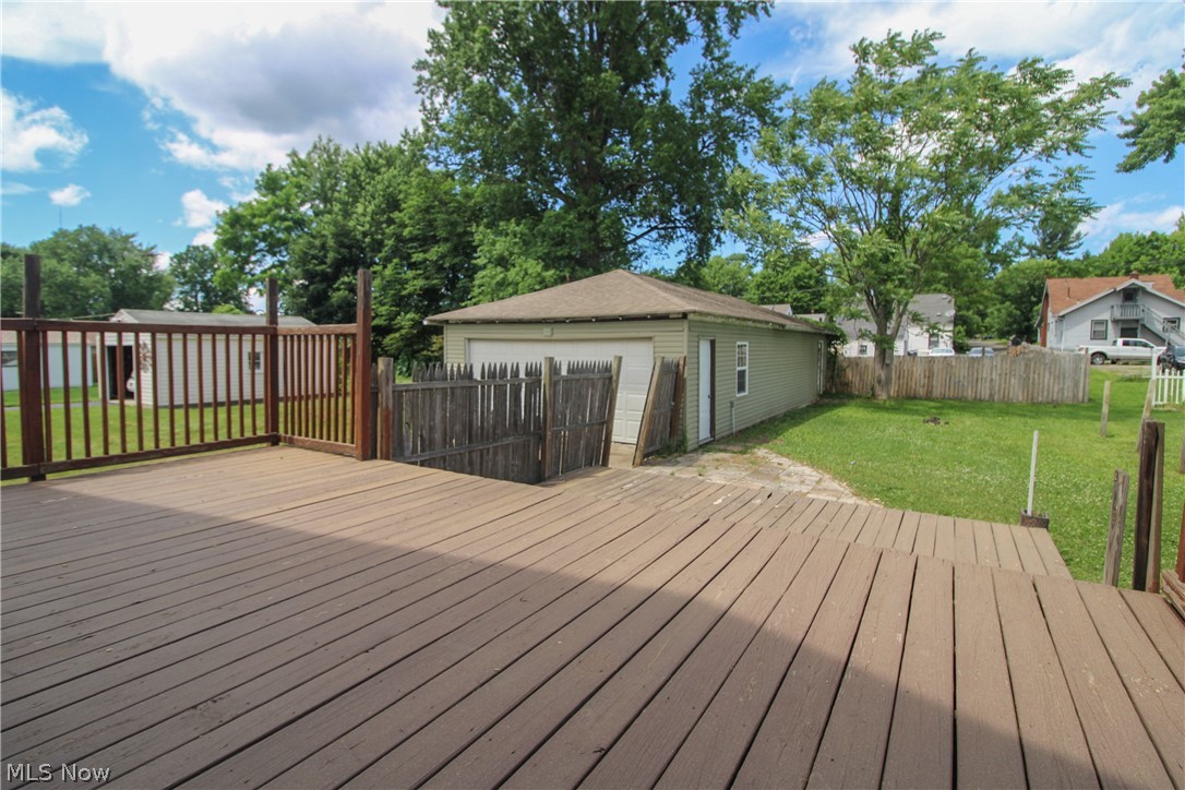 1654 Everett Avenue Poland OH 44514