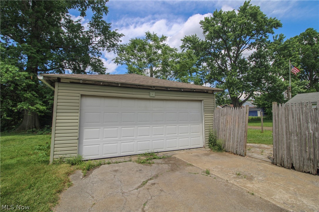 1654 Everett Avenue Poland OH 44514