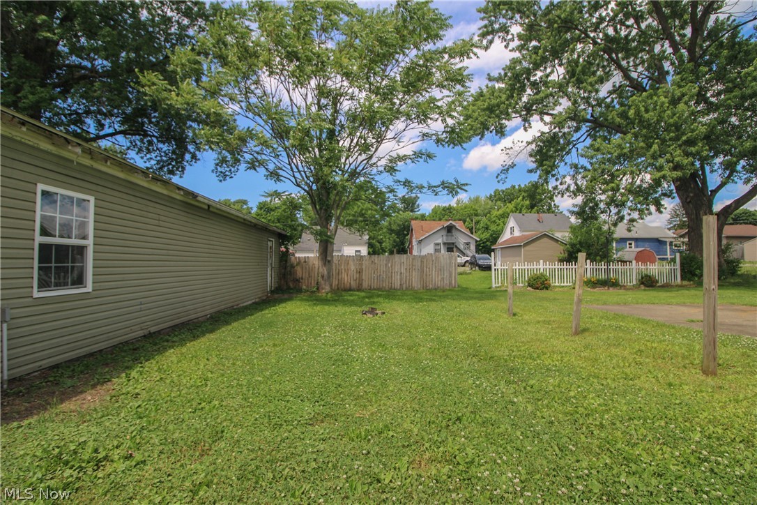 1654 Everett Avenue Poland OH 44514