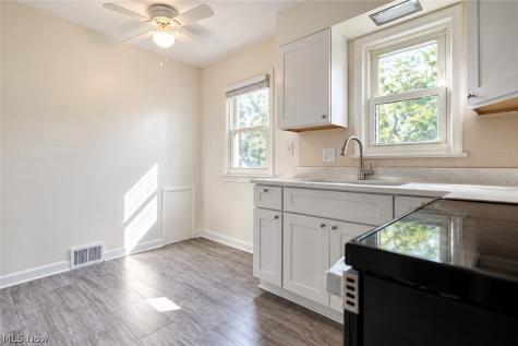5707 Ridgewood Avenue Parma OH 44129