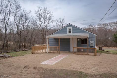 318 Elmport Avenue NE Canton OH 44704