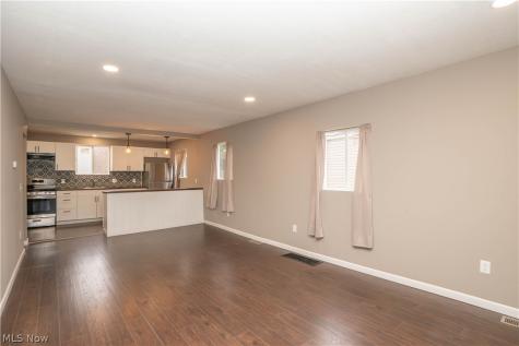 318 Elmport Avenue NE Canton OH 44704