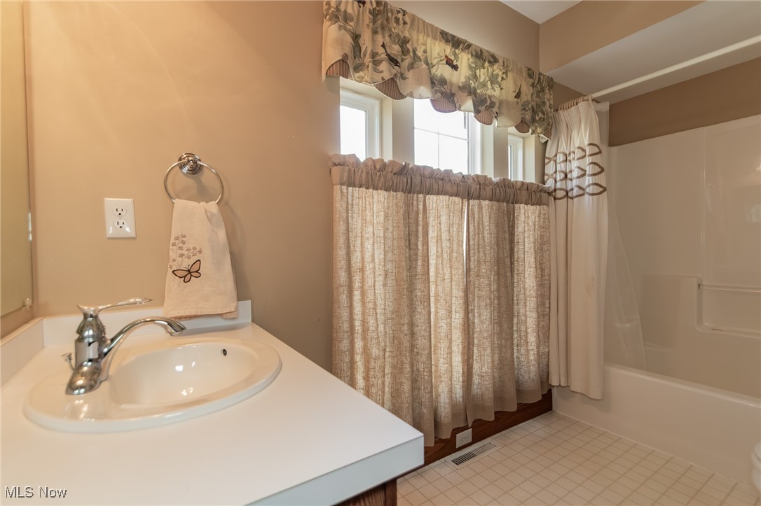 11390 Labrador Lane Concord OH 44077