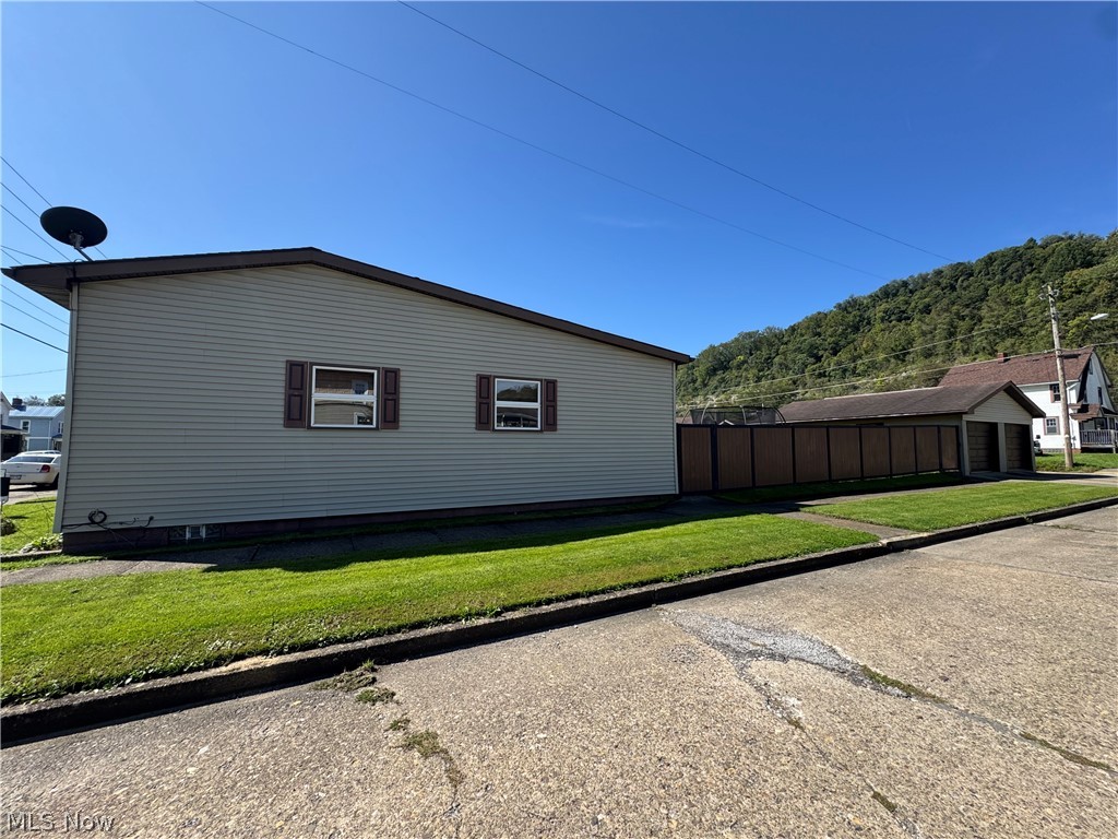 517 Walden Avenue Tiltonsville OH 43963