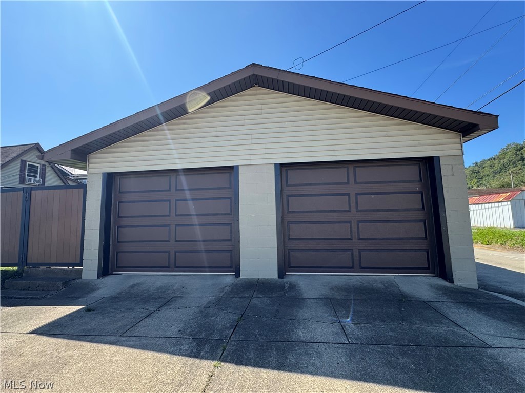 517 Walden Avenue Tiltonsville OH 43963
