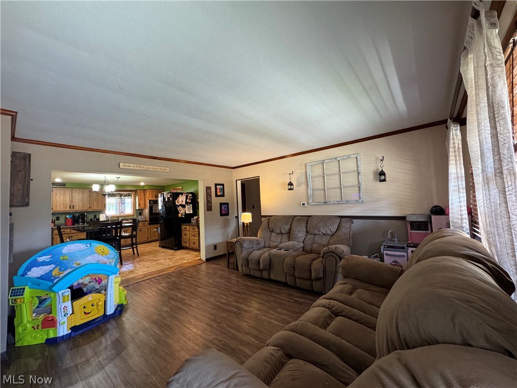 517 Walden Avenue Tiltonsville OH 43963