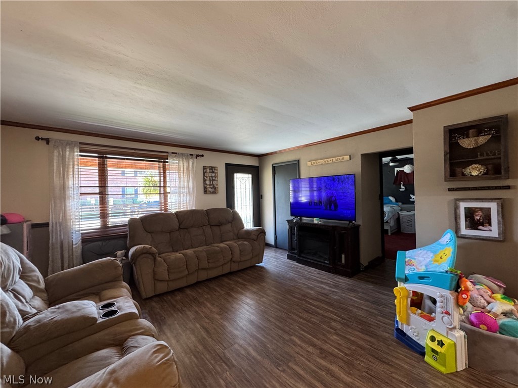 517 Walden Avenue Tiltonsville OH 43963