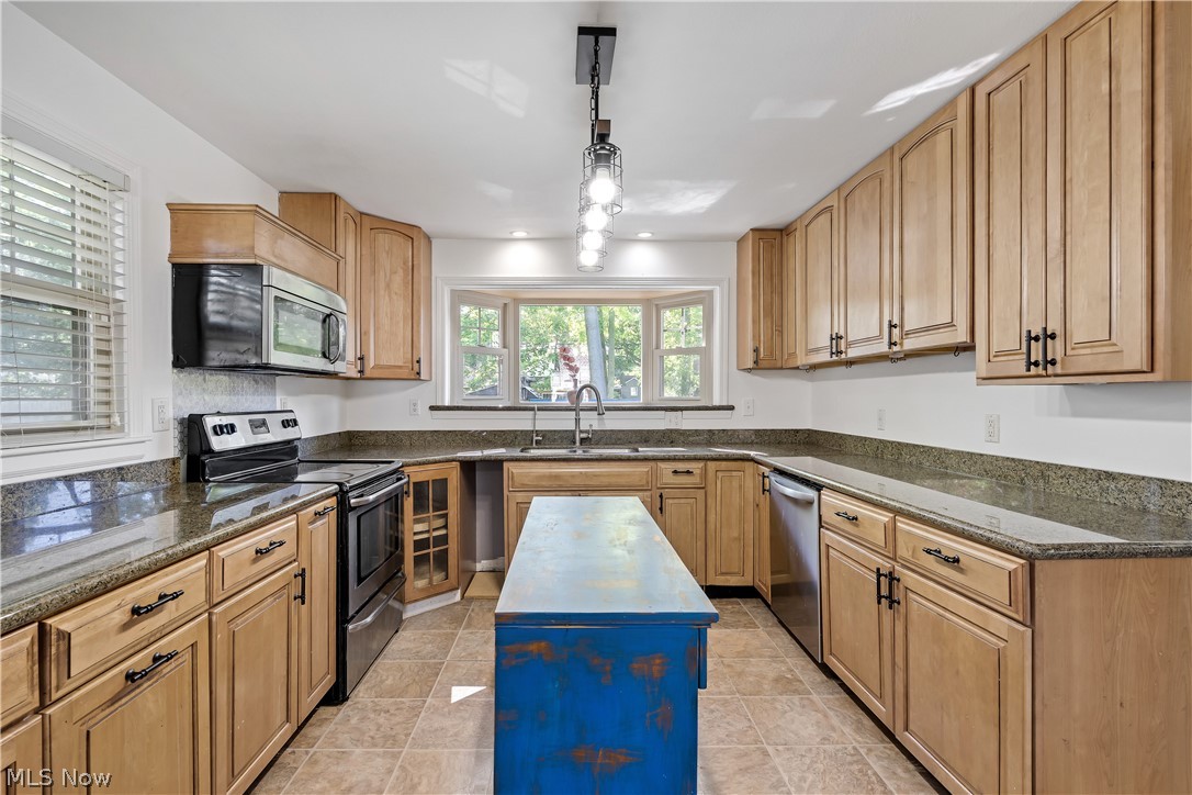 621 Kenmore Avenue NE Warren OH 44483